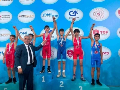 Sivaslı g&uuml;reş&ccedil;i Ankara&rsquo;dan bronzla d&ouml;nd&uuml;
