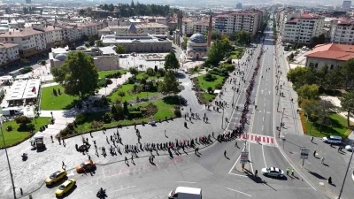 Sivaslı kadınlardan Gazze için ’Sessiz çığlık zinciri’
