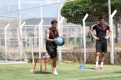 Sivasspor, &ccedil;ift idmanla yeni sezona hazırlanıyor
