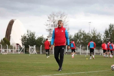 Sivasspor&rsquo;da Esenler Erokspor ma&ccedil;ı hazırlıkları s&uuml;r&uuml;yor
