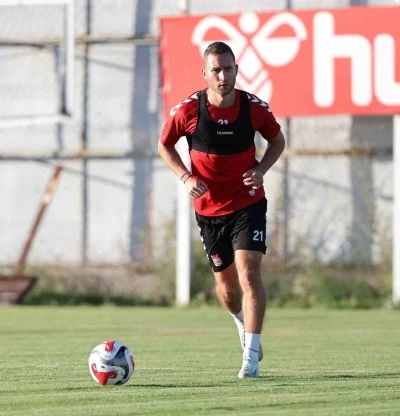 Sivasspor’da Simic, Sabah FC’ye transfer oldu
