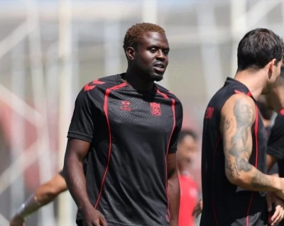 Sivasspor, Kimpioka ile yolları ayırdı
