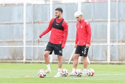 Sivasspor, teknik direktörsüz çalıştı
