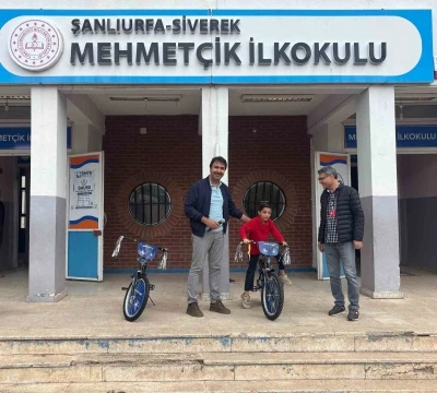 Siverek&rsquo;te &ccedil;evreye duyarlı &ouml;ğrenciler bisikletle &ouml;d&uuml;llendirildi
