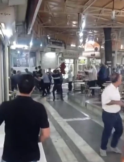 Siverek’te sandalye ve masaların havada uçuştuğu kavgada 4 kişi yaralandı
