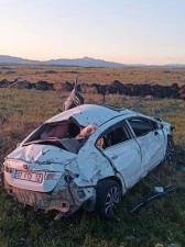 Siverek&rsquo;te takla atan otomobilde 2&rsquo;si bebek 5 kişi yaralandı