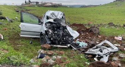 Siverek&rsquo;te tır ile hafif ticaret aracı &ccedil;arpıştı: 2 &ouml;l&uuml;, 1 yaralı
