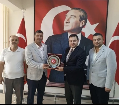 Sivrihisar esnaf odalarından Kaymakam Temel&rsquo;e anlamlı ziyaret
