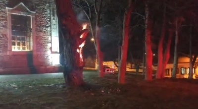 Sivrihisar Tarihi Ermeni Kilisesi &ouml;n&uuml;ndeki tarihi ağa&ccedil; ateşe verildi