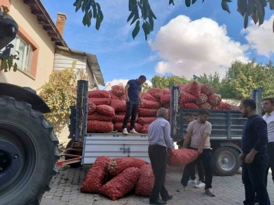 Sivrihisarlı çiftçiler öşürünü müftülüğe teslim etti
