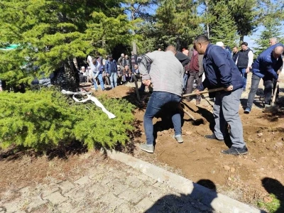 Sobadan zehirlenen anne ve kızı son yolculuklarına uğurlandı
