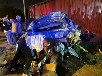 Şoför mahalli dışında hiçbir şey kalmadı: Yaralı sürücü yürüyerek ambulansa gitti
