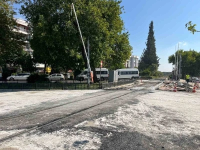 Soğukkuyu hemzemin geçidi araç trafiğine açıldı
