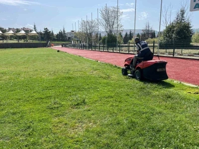 S&ouml;ğ&uuml;t&rsquo;te park ve bah&ccedil;elerde yoğun mesai

