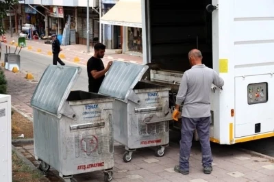 Söğüt’te temiz çevre için konteynerler dezenfekte ediliyor
