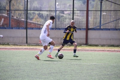 S&ouml;ğ&uuml;tspor kendi evinde fırsatı tepti
