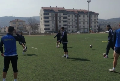 S&ouml;ğ&uuml;tsporlu futbolcular son antrenman sonrası bayram iznine &ccedil;ıktı
