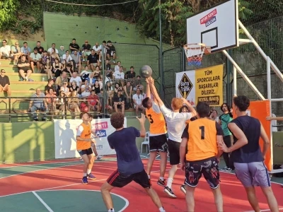 Sokak basketbolu turnuvası sona erdi
