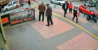 Sokak ortasında husumetlisine defalarca ateş etti
