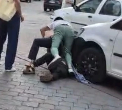 Sokak ortasında yaşanan bıçaklı kavgada dehşet anları
