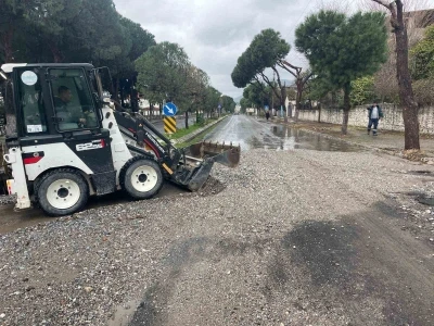 S&ouml;ke Belediyesi ekipleri sağanak yağış i&ccedil;in sahada seferber oldu
