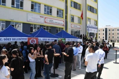 S&ouml;ke&rsquo;de 3. Kariyer G&uuml;nleri gen&ccedil;leri iş d&uuml;nyasıyla buluşturdu
