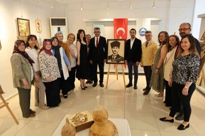 S&ouml;ke&rsquo;de ahşap yakma sanatının zarif &ouml;rnekleri sanatseverlerle buluştu
