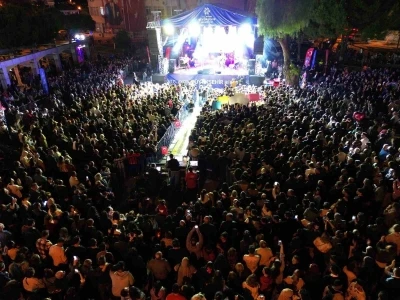 Söke’de Cumhuriyet coşkusu Kıraç konseriyle zirveye çıktı
