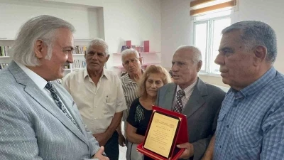 Sökeli hayırsever eşinin ismini okul kütüphanesinde yaşatacak
