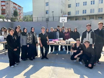 Soma Ali Uzunoğlu Lisesi’nden Gazze’ye yardım eli
