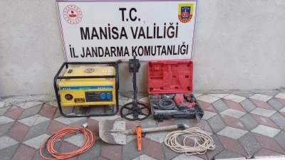 Soma’da kaçak kazıya jandarmadan suçüstü
