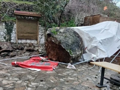 Soma&rsquo;da meydana gelen heyelan korkuttu
