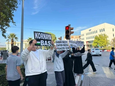 Somalılardan İsrail’e kornalı tepki
