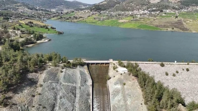 Son 65 yılın en kurak yılında tamamen kuruyan Yayladağı Barajı&rsquo;nda su seviyesi 3 ayda y&uuml;zde 100&rsquo;e ulaştı
