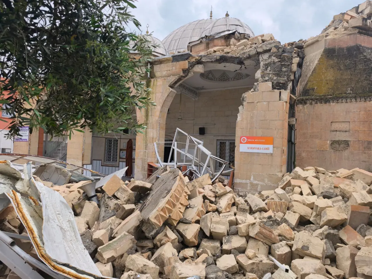 Son Dakika... Şanlıurfa'da sağanak ve fırtına: Bir kişi hayatını kaybetti