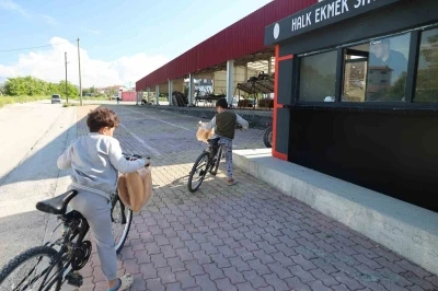 Son teknoloji tesiste &uuml;retilen halk ekmeğe yoğun ilgi
