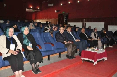 Sorgun’da &quot;Dünya Ahiret Mutluluğu Aile&quot; konulu konferans düzenlendi
