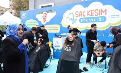 Sosyal medya fenomeni kardeşler engelli bireylerle Saç Kesim Etkinliği düzenledi
