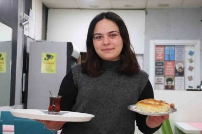 Sosyal medya yerine hayaline odaklandı, 3 sene &ccedil;alışıp biriktirdiği para ile 18 yaşında kafe a&ccedil;tı
