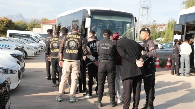 Sosyal medyada "buluşma tuzağı" kuran dolandırıcılık çetesi çökertildi