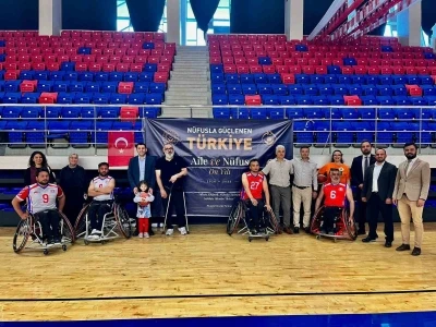 Sporun birleştirici g&uuml;c&uuml; engelleri aştı
