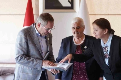 Srebrenitsa anneleri Ayvalık&rsquo;ta
