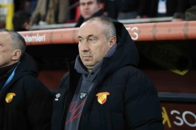 Stanimir Stoilov: "İki oyuncumuzun cezalı duruma d&uuml;şmesi &uuml;z&uuml;c&uuml;"
