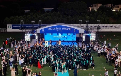 SUBÜ 3 bin 263 öğrencisini coşkulu törenle mezun etti
