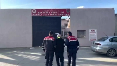 Su&ccedil;lulara bayram yok: Sakarya&rsquo;da 122 ş&uuml;pheli yakalandı, 17&rsquo;si tutuklandı

