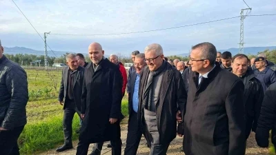 S&uuml;leyman Soylu, başdanışmanı Harun Akın&rsquo;ın ağabeyinin cenazesine katıldı
