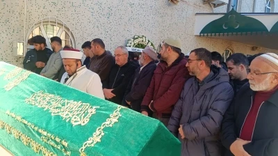 Sultanbeyli&rsquo;de motor kazasında hayatını kaybeden 3 &ccedil;ocuk babası son yolculuğuna uğurlandı
