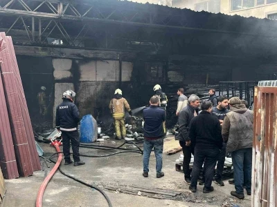 Sultanbeyli&rsquo;de plastik imalathanesinde korkutan yangın
