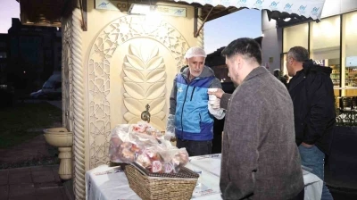 Sultangazi Belediyesi&rsquo;nden iftara yetişemeyenler i&ccedil;in sıcak &ccedil;orba ikramı
