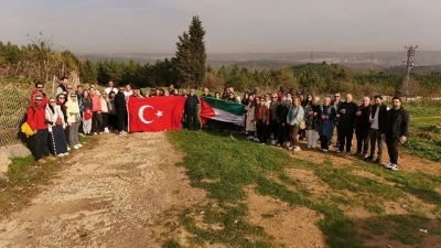 Sultangazi’de anlamlı Öğretmenler Günü yürüyüşü: Şehitler ve Gazze de ki kadınlar unutulmadı
